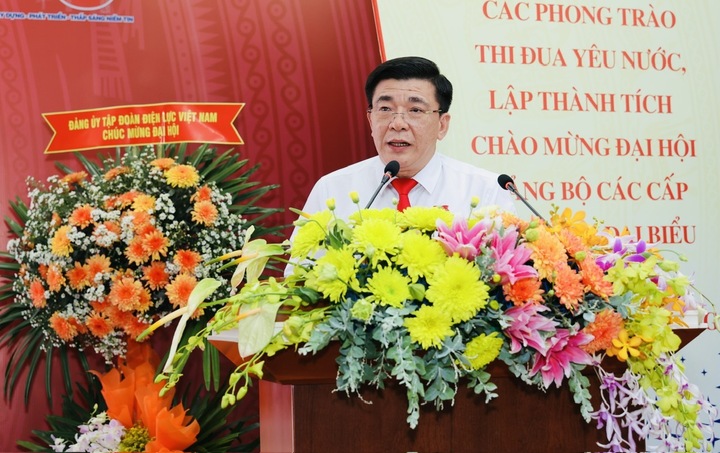 Ông Lê Văn Trang, Bí thư Đảng ủy, Chủ tịch HĐTV EVNSPC khẳng định: Tập thể lãnh đạo, cán bộ công nhân viên Tổng công ty sẽ nỗ lực đổi mới, sáng tạo, phát huy tinh thần đoàn kết, vượt qua thách thức, thực hiện thắng lợi Okevip link không chặn Okvip69.com bán cá nổ hủ Đảng bộ EVNSPC lần thứ XIV, nhiệm kỳ 2025 - 2030. Ảnh: EVNSPC.