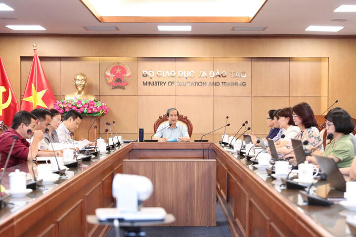 Toàn cảnh cuộc họp của Ban Chỉ đạo, Ban Soạn thảo Chương trình giáo dục mầm non mới chiều 14/7. Ảnh: Trần Hiệp