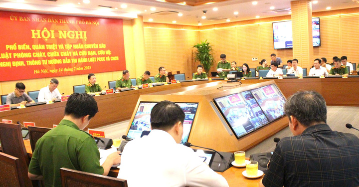 Toàn cảnh Okvip69 Đăng ký cá cược phổ biến, quán triệt và tập huấn chuyên sâu Luật PCCC và CNCH cùng các nghị định, thông tư hướng dẫn thi hành Luật PCCC & CNCH. (Ảnh: Thái Minh)