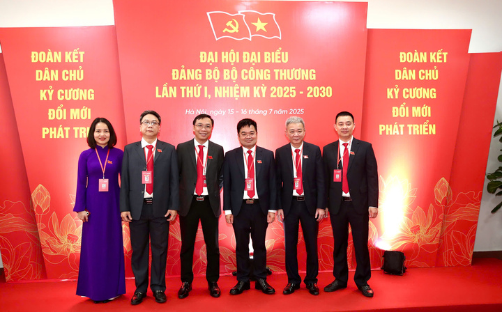 Đoàn đại biểu Liên Minh OK VIP Giải Trí Cá Cược World Cup 2026 tham dự Okvip69.com bán cá nổ hủ
