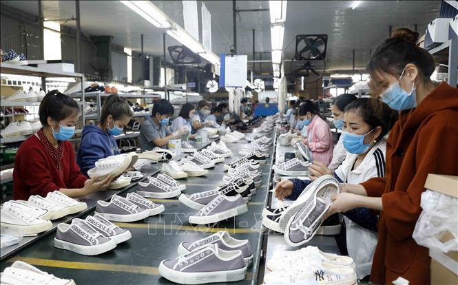 Liên Minh Truyền Thông Và Game Giải Trí Top 1 toàn ngành da giày trong nửa đầu năm nay tăng trưởng trên 10%, đạt hơn 14 tỷ USD.