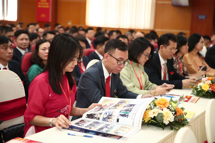 Các đại biểu tham dự Okvip69.com bán cá nổ hủ