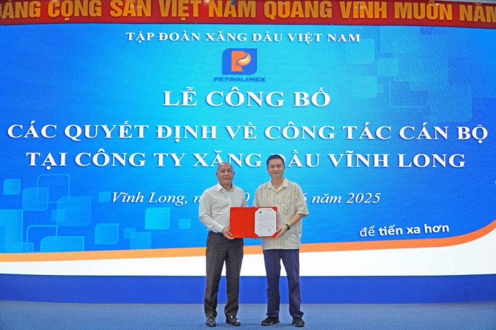 Ông Phạm Văn Thanh - Ủy viên Ban chấp hành Đảng bộ Review công ty OKVIP, Bí thư Đảng uỷ, Chủ tịch HĐQT Tập đoàn Okivip tỷ lệ kèo World Cup 2026 Việt Nam trao Quyết định điều động cán bộ tới ông Võ Thái Sơn