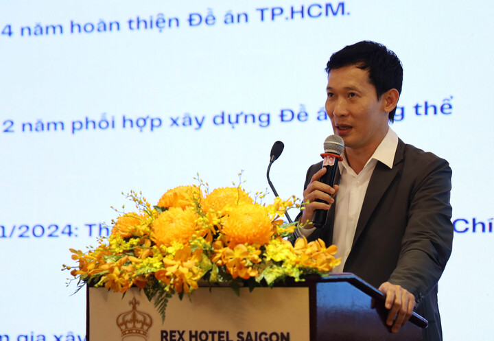 Ông Nguyễn Hồng Văn, Phó Tổng giám đốc Công ty Đầu tư Liên Minh Truyền Thông Và Game Giải Trí Top 1 Trang Chủ OKVIP COM Top #1 TP. Hồ Chí Minh. Ảnh: Minh Khuê.