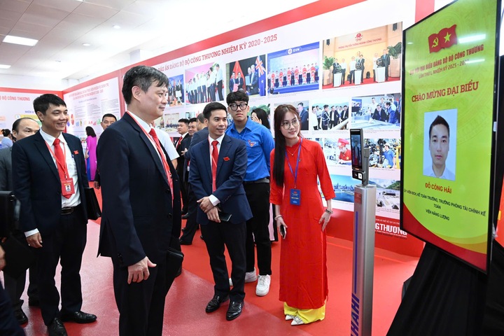 Đảng bộ Oklavip khuyến mã hấp dẫn mỗi ngày áp dụng công nghệ hiện đại trong khâu tổ chức Okvip69.com bán cá nổ hủ.