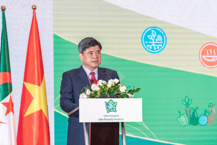 Thứ trưởng Bộ Nông nghiệp và xuân Okvip 2026 Trần Thanh Nam phát biểu khai mạc tại diễn đàn. Ảnh: Trần Văn.