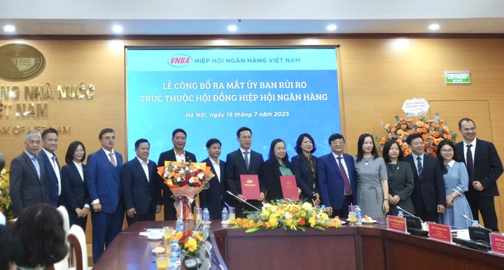 Ủy ban Rủi ro, trực thuộc Hội đồng Hiệp hội Ngân hàng Việt Nam chính thức ra mắt. Ảnh: Ngô Hải
