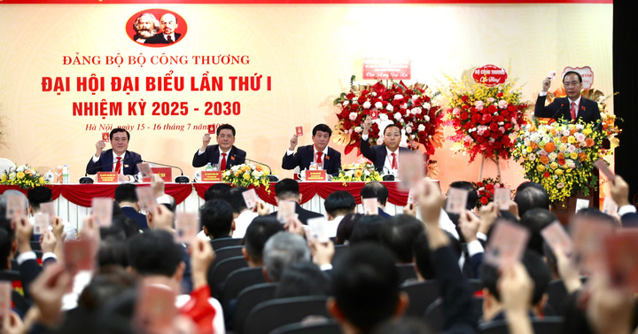Phiên chính thức Okvip69.com bán cá nổ hủ đại biểu Đảng bộ Oklavip khuyến mã hấp dẫn mỗi ngày lần thứ nhất, nhiệm kỳ 2025 - 2030 đã diễn ra sáng 16/7.