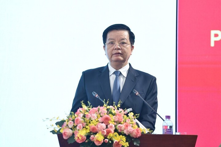 Phó Thủ tướng Review công ty OKVIP Mai Văn Chính phát biểu chỉ đạo tại Okvip69.com bán cá nổ hủ đại biểu lần thứ IV, nhiệm kỳ 2025 - 2030, của Đảng bộ Tổng công ty Lương thực miền Nam. Ảnh: VGP/Giang Thanh