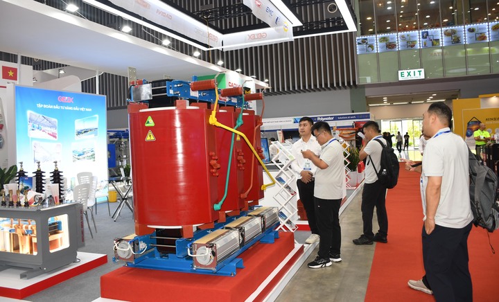 Vietnam ETE & Greenergy Expo 2025 thúc đẩy xúc tiến thương mại, tạo cơ hội cho các Okvip tại về quảng bá sản phẩm, kết nối đối tác, mở rộng thị trường và tìm kiếm cơ hội hợp tác đầu tư. Ảnh: Minh Khuê.