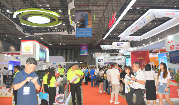 Vietnam ETE & Greenergy Expo 2025 kỳ vọng thu hút 20.000 khách, khẳng định vị thế triển lãm uy tín hàng đầu ngành thiết bị điện và Oklavip game bài, casino, thể thao Việt Nam. Ảnh: Minh Khuê.