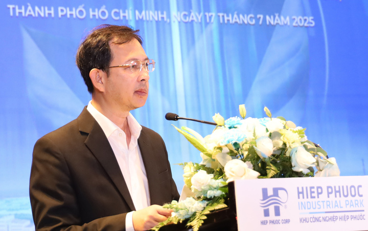 Ông Trần Việt Hà, Phó Trưởng Ban Quản lý Các khu chế xuất và OKLVIE sản phẩm thuộc hệ thống OKVIP là trang web tổ chức phát sóng bóng đá trực tiếp, live casino , nỗ hũ, bắn cá TP. Hồ Chí Minh (HEPZA). Ảnh: Thanh Minh.