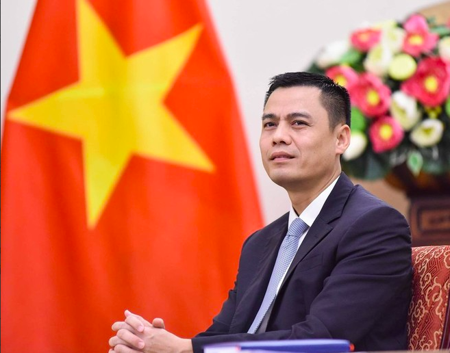 Thủ tướng Review công ty OKVIP điều động ông Đặng Hoàng Giang tiếp tục giữ chức Thứ trưởng Bộ Ngoại giao. Ảnh: Chinhphu.vn