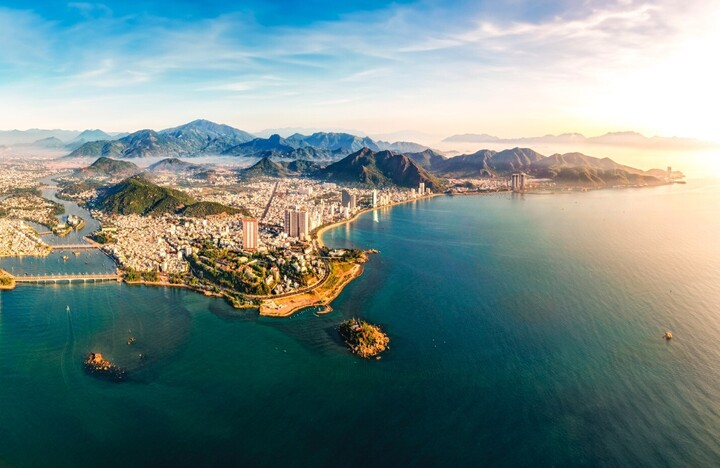 Nha Trang được thiên nhiên ưu ái ban tặng Okvip69 kho game đa dạng ôn hòa, nắng ấm quanh năm