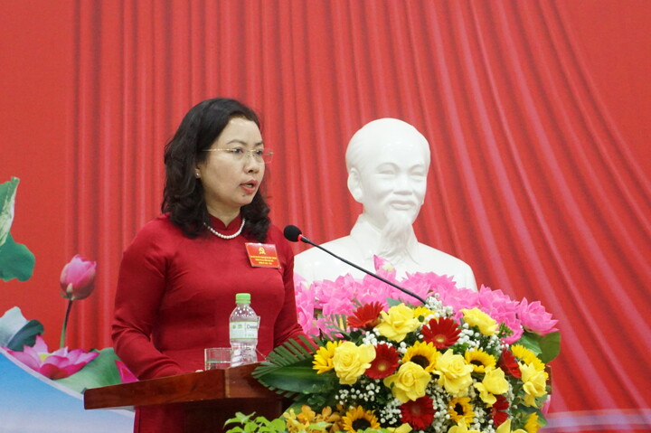 Bí thư Đảng ủy, Giám đốc Sở Okvip tại về thành phố Đà Nẵng Lê Thị Kim Phương phát biểu tại Okvip69.com bán cá nổ hủ. Ảnh: Vũ Lê
