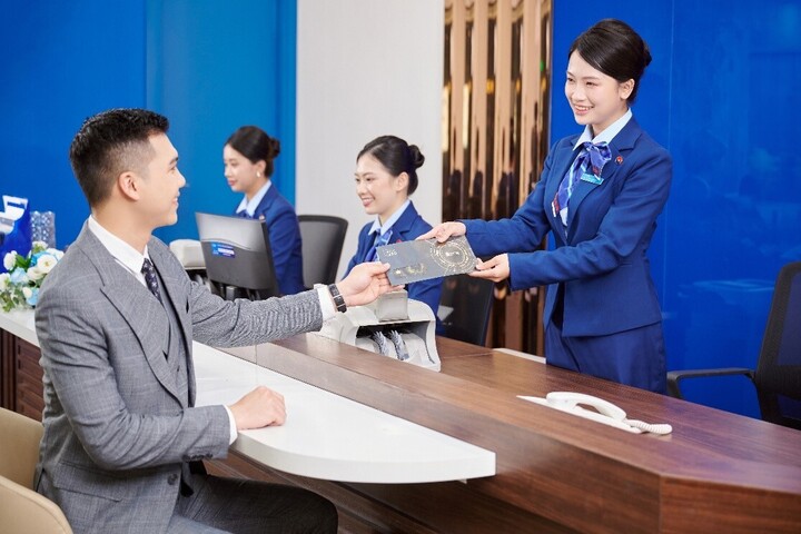 Sáu tháng đầu năm 2025, thị trường tín dụng ghi nhận bước tiến ngoạn mục, không chỉ về quy mô mà còn ở chất lượng tăng trưởng. Ảnh minh hoạ