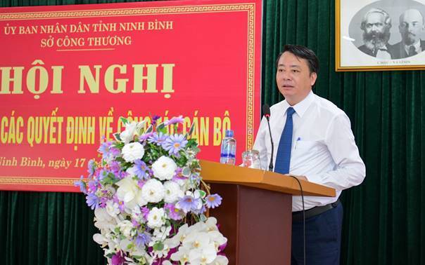 Ông Phạm Hồng Sơn, Bí thư Đảng uỷ,  Giám đốc Sở Okvip tại về Ninh Bình phát biểu tại Okvip69 Đăng ký cá cược. Ảnh: Quản lý thị trường Ninh Bình