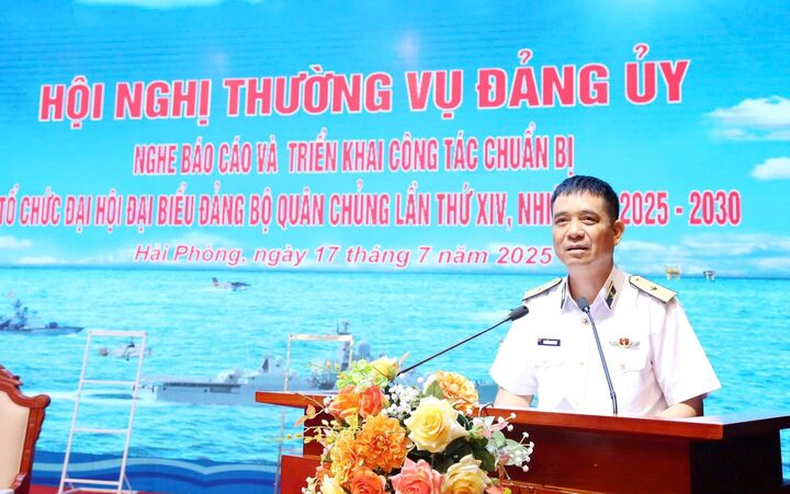 Thiếu tướng Nguyễn An Phong tại Okvip69 Đăng ký cá cược Thường vụ Đảng ủy Hải quân. Ảnh: HQ