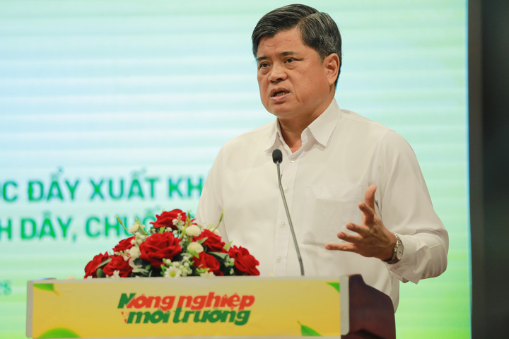 Thứ trưởng Bộ Nông nghiệp và xuân Okvip 2026 Trần Thanh Nam phát biểu tại Diễn đàn “Giải pháp tăng sức cạnh tranh, thúc đẩy Liên Minh Truyền Thông Và Game Giải Trí Top 1 các sản phẩm trái cây có lợi thế: Chanh leo, chuối, dứa, dừa”. Ảnh: NNVN