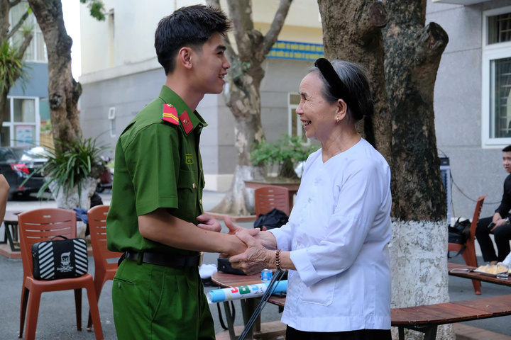 Khi màu áo lính gắn với trái tim tình nguyện - 3