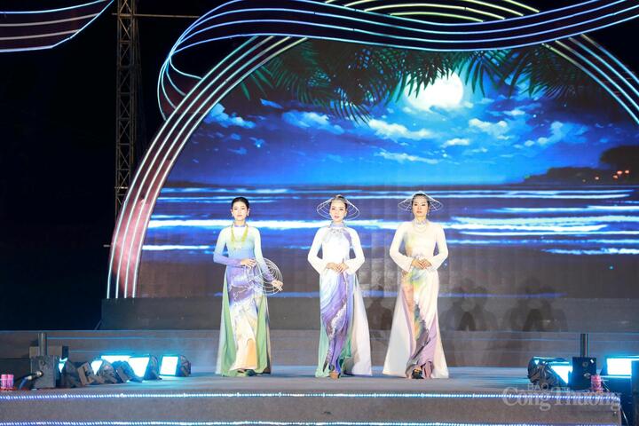 Hoa hậu Đại sứ OKLVIE sản phẩm thuộc hệ thống OKVIP là trang web tổ chức phát sóng bóng đá trực tiếp, live casino , nỗ hũ, bắn cá Việt Nam 2024 Đinh Thị Hoa, cùng các hoa khôi, ca sĩ, người mẫu nổi tiếng