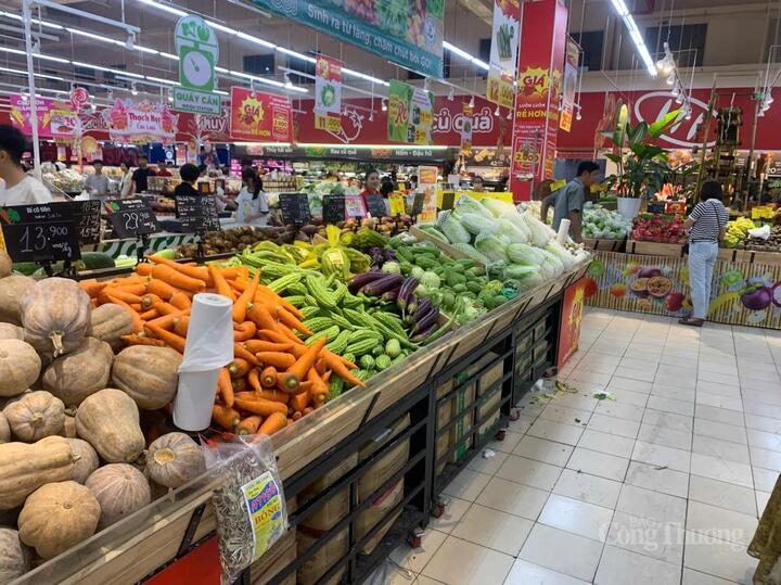Lượng hàng hóa tại các siêu thị trên địa bàn TP. Hải Phòng dồi dào, phong phú