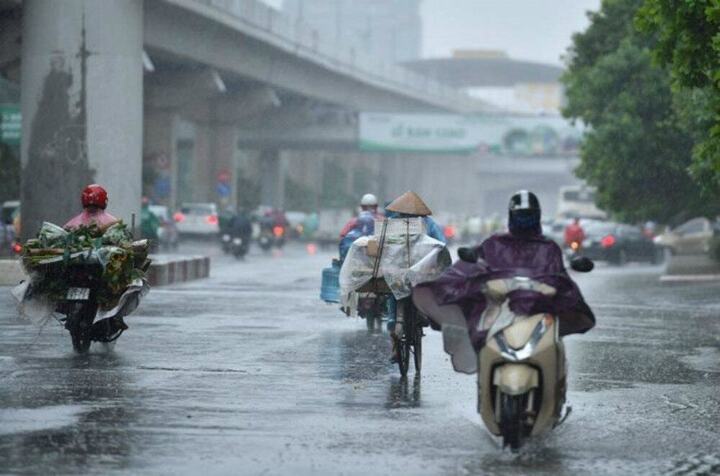 Hà Nội dự báo có mưa dông vào chiều tối và đêm. Ảnh minh hoạ