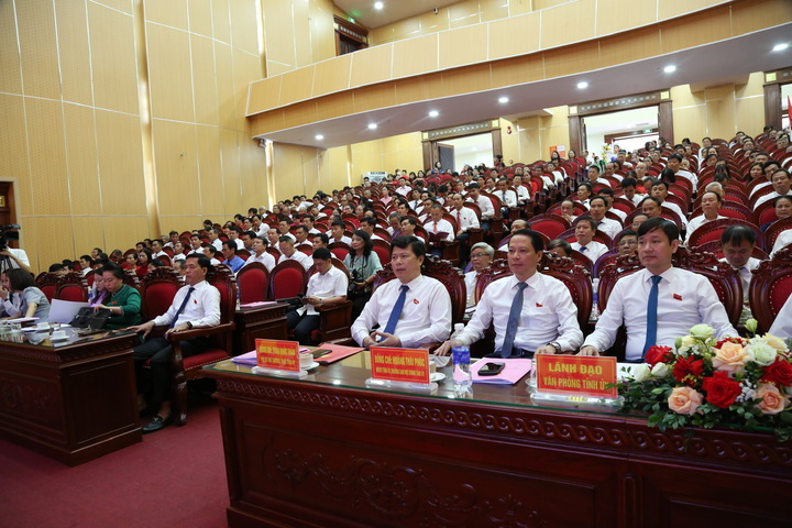 Các đại biểu tham dự Okvip69.com bán cá nổ hủ. Ảnh: Trịnh Cường
