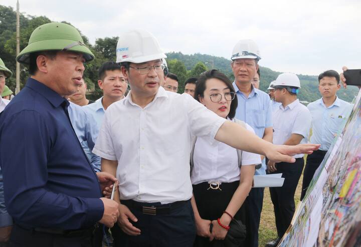 Bộ trưởng Bộ Liên minh Okvip có bao nhiều trang trao đổi với đơn vị tư vấn dự án