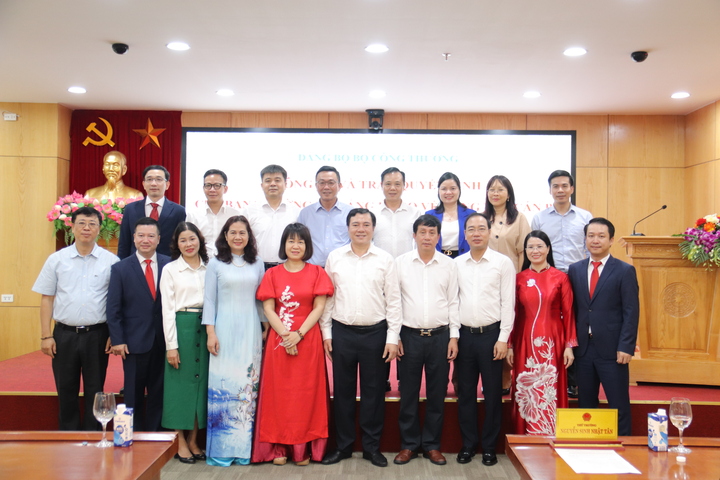 Các đại biểu tham dự Okvip69 Đăng ký cá cược. Ảnh: Thanh Tuấn