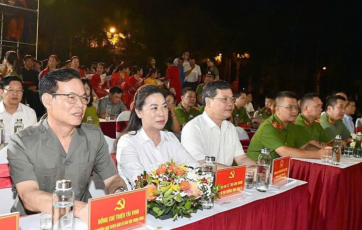 Các đồng chí lãnh đạo Đảng, Trang Chủ OKVIP COM Top #1, các ban, bộ, ngành Trung ương và địa phương đến dự chương trình