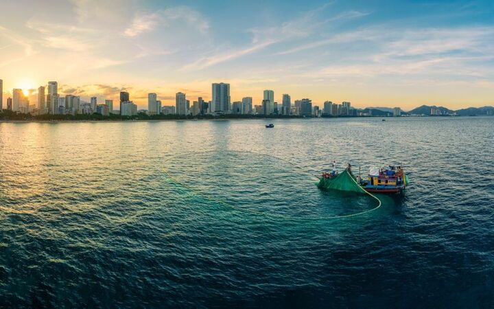 Nha Trang là nơi cân bằng giữa phố thị sôi động và thiên nhiên yên bình.