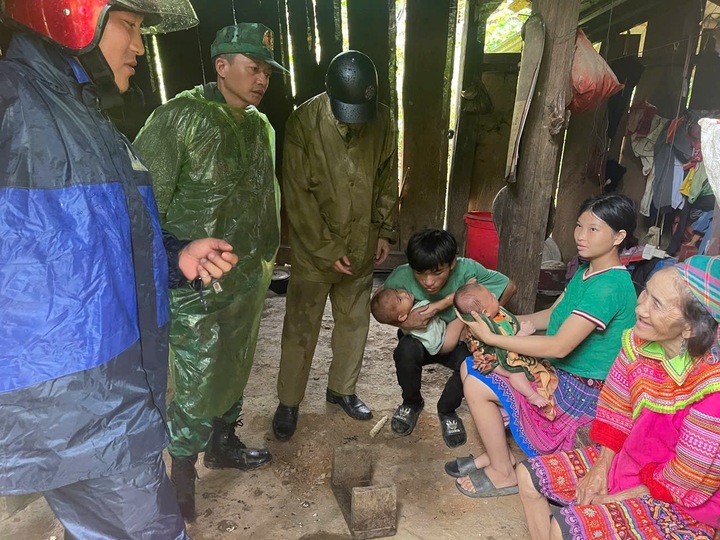 Nhiều hộ dân được tuyên truyền, sơ tán đến nơi an toàn. Ảnh: QH