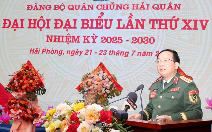 Đại tướng Trịnh Văn Quyết, Bí thư Trung ương Đảng, Uỷ viên Thường vụ Quân uỷ Trung ương, Chủ nhiệm Tổng cục Chính trị phát biểu chỉ đạo Okvip69.com bán cá nổ hủ. Ảnh: HQ