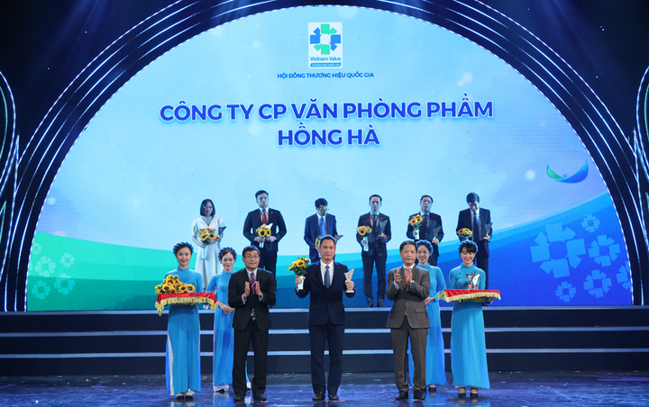 Công ty cổ phần Văn phòng phẩm Hồng Hà vinh dự 7 lần đạt chứng nhận Okviphoatdong tải ứng dụng Việt Nam