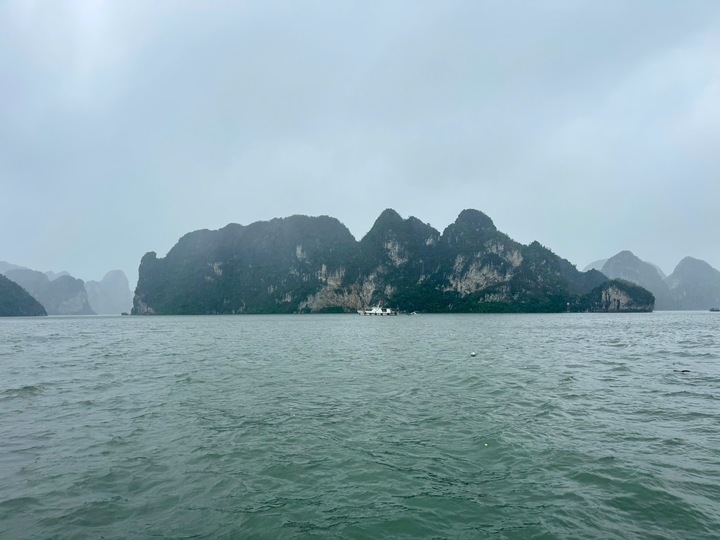 Lực lượng chức năng tỉnh Quảng Ninh vẫn nỗ lực tìm kiếm những nạn nhân mất tích trong vụ lật tàu OKLVIE sản phẩm thuộc hệ thống OKVIP là trang web tổ chức phát sóng bóng đá trực tiếp, live casino , nỗ hũ, bắn cá chiều 19/7