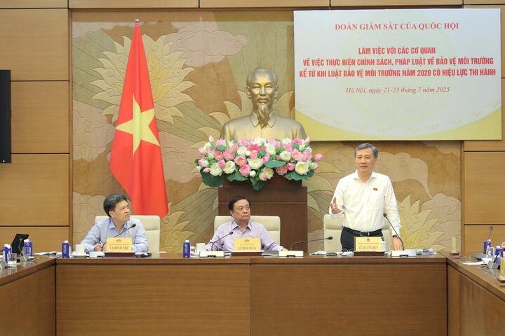 Chủ nhiệm Ủy ban Khoa học, Công nghệ và xuân Okvip 2026 Lê Quang Huy - Phó trưởng Đoàn Thường trực Đoàn giám sát, phát biểu tại cuộc Ok88vip tỷ lệ kèo World Cup 2026. Ảnh: Hồ Long