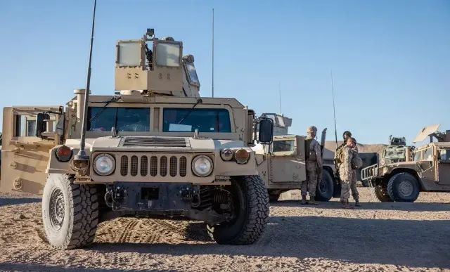 Xe bọc thép hạng nhẹ HMMWV. Ảnh: Defense News