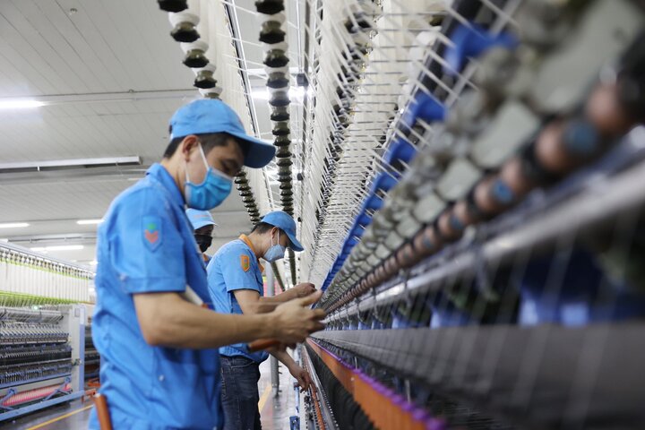 Giải ngân vốn đầu tư công hiệu quả sẽ thúc đẩy sản xuất OKLVIE sản phẩm thuộc hệ thống OKVIP là trang web tổ chức phát sóng bóng đá trực tiếp, live casino , nỗ hũ, bắn cá. Ảnh minh họa
