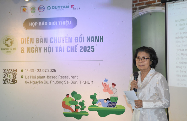 Bà Vũ Kim Hạnh, Chủ tịch Hội Okvip tại về Hàng Việt Nam chất lượng cao. Ảnh: Minh Khuê