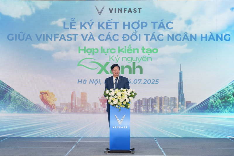 Ông Lê Khắc Hiệp, Phó Chủ tịch Tập đoàn Vingroup phát biểu tại lễ ký kết hợp tác.