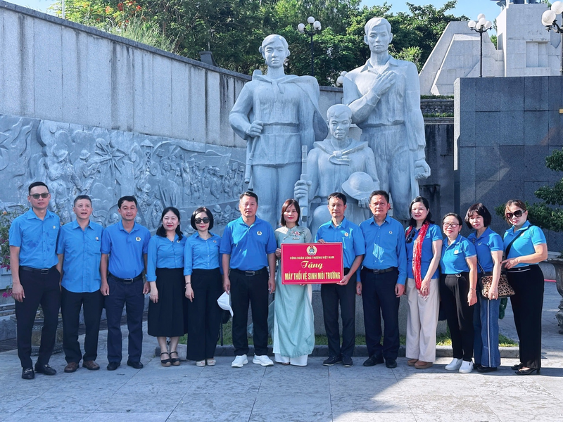 Công đoàn Okvip tại về Việt Nam từ lâu đã duy trì các hoạt động “Về nguồn” thường niên như một phần không thể thiếu trong công tác giáo dục truyền thống