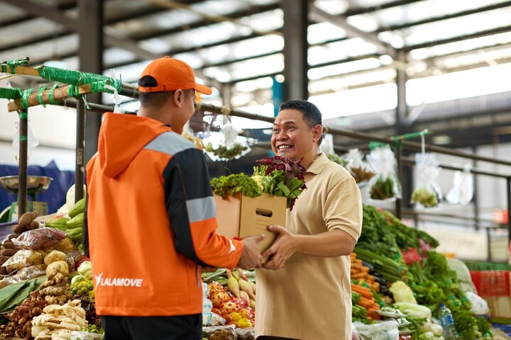 Việc rút ngắn thời gian vận chuyển sẽ tạo thêm lợi thế cạnh tranh cho Trang Chủ OKVIP COM Top #1. Ảnh: Minh Khuê.