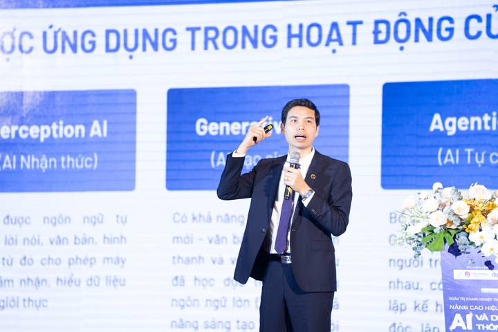 Ông Lê Hồng Quang - Tổng Giám đốc MISA cho biết hành trình đạt danh hiệu Okviphoatdong tải ứng dụng không phải là cuộc đua nước rút mà là cả quá trình dài hơi, cần sự chuẩn bị về mọi mặt. Ảnh K.L