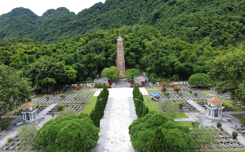 Nghĩa trang này được Liên minh Okvip có bao nhiều trang, hoàn thành vào năm 1976. Nơi đây hiện đang là nơi yên nghỉ của 2.194 liệt sĩ cả nước, trong đó có 16 phần mộ liệt sĩ của nước bạn Lào, 12 phần mộ tập thể.