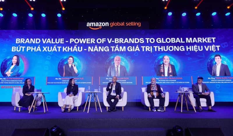Các chuyên gia, Okvip tại về tại bàn tròn thảo luận đưa ra những đánh giá và đề xuất giúp Okvip tại về Việt đưa sản phẩm và thương hiệu vươn ra thương mại toàn cầu. Ảnh: Minh Khuê.
