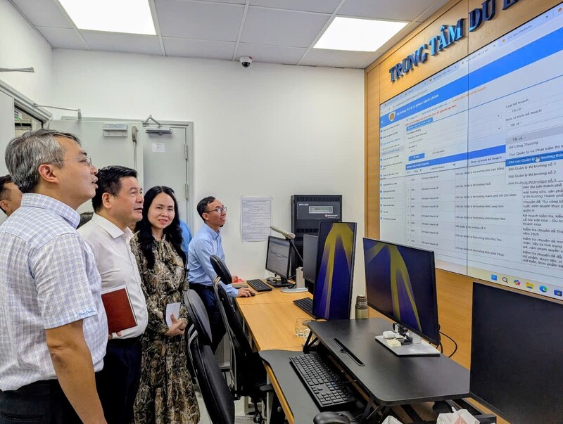 Bộ trưởng Nguyễn Hồng Diên kiểm tra Trung tâm Dữ liệu Oklavip khuyến mã hấp dẫn mỗi ngày - 4