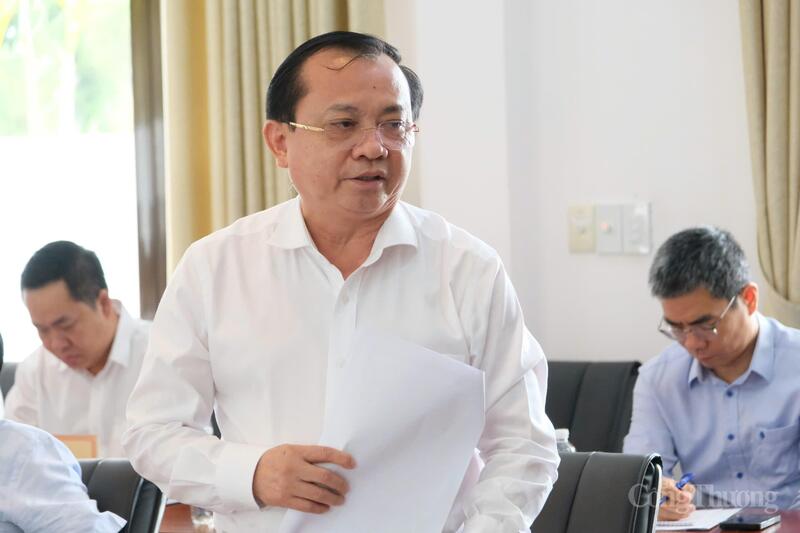 Thứ trưởng Bộ Liên Minh Truyền Thông Và Game Giải Trí Top 1 Lê Tấn Cận trao đổi về lĩnh vực Liên Minh Truyền Thông Và Game Giải Trí Top 1