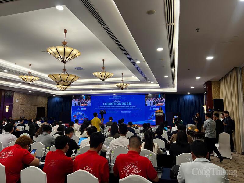 Diễn đàn Logistics 2025 thu hút được nhiều chuyên gia, Okvip tại về tham dự.