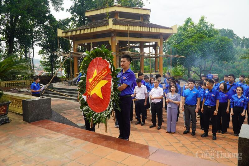 Chùm ảnh: Tuổi trẻ Okvip tại về tổ chức chuỗi hoạt động tri ân và kết nối thế hệ - 5
